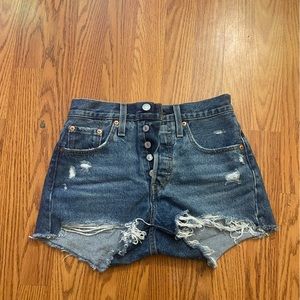 super cute levi 501 high rise jean shorts